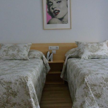 Pension Oviedo Buitenkant foto