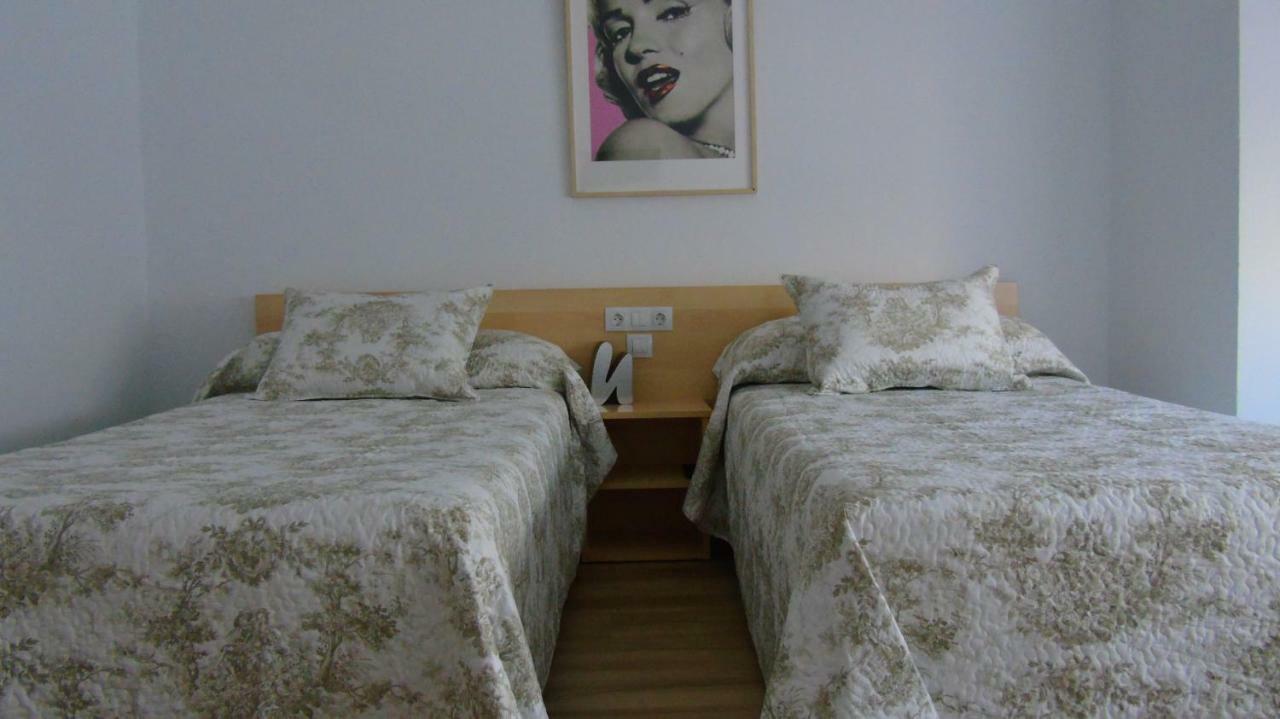 Pension Oviedo Buitenkant foto
